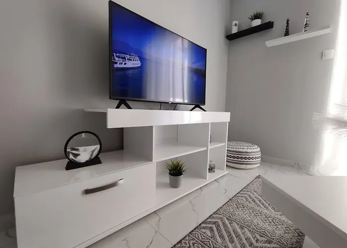 Amalia's Luxury * Salonic